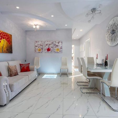 Apartment In Saranda Екстериор снимка