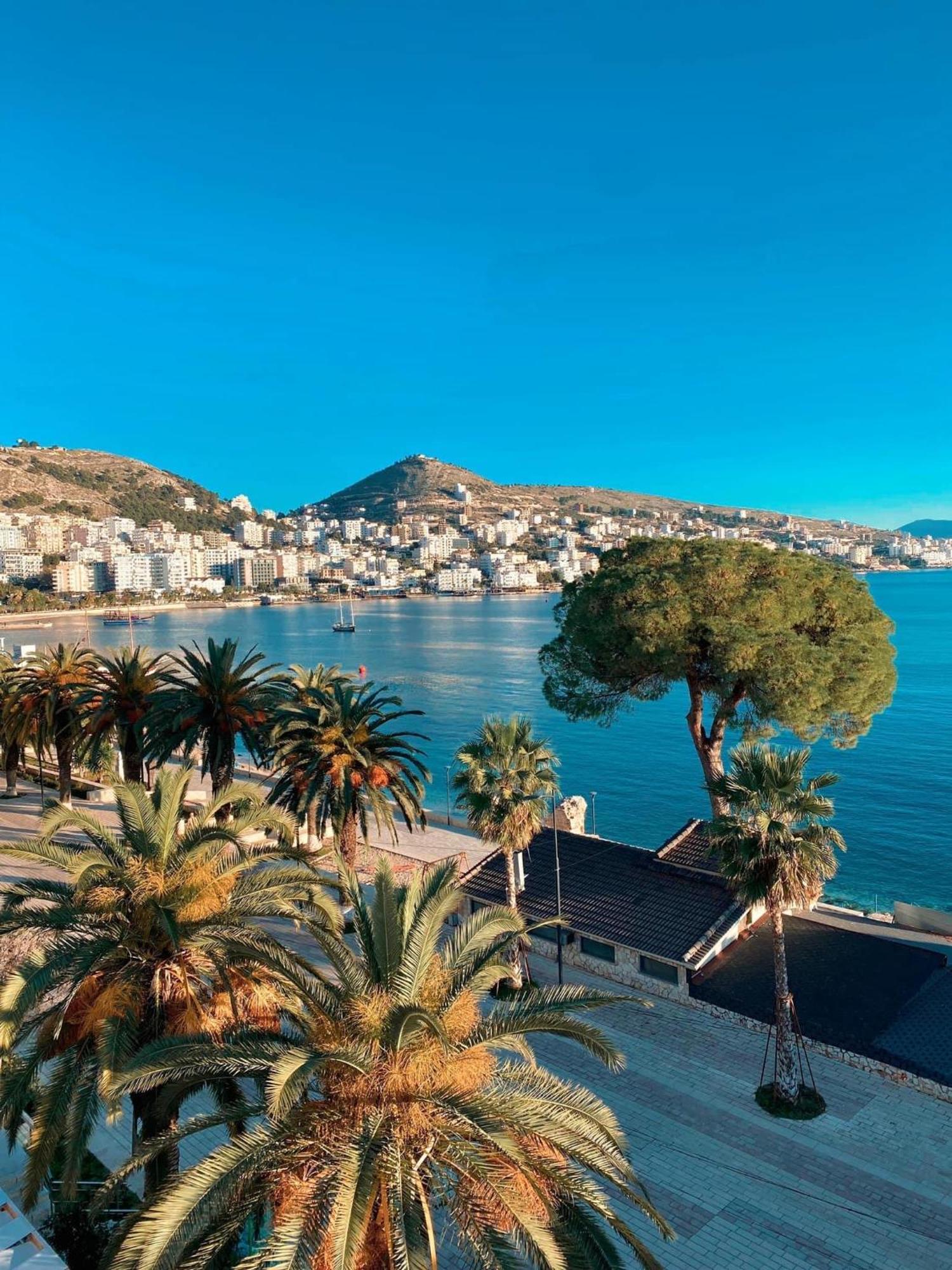 Apartment In Saranda Екстериор снимка