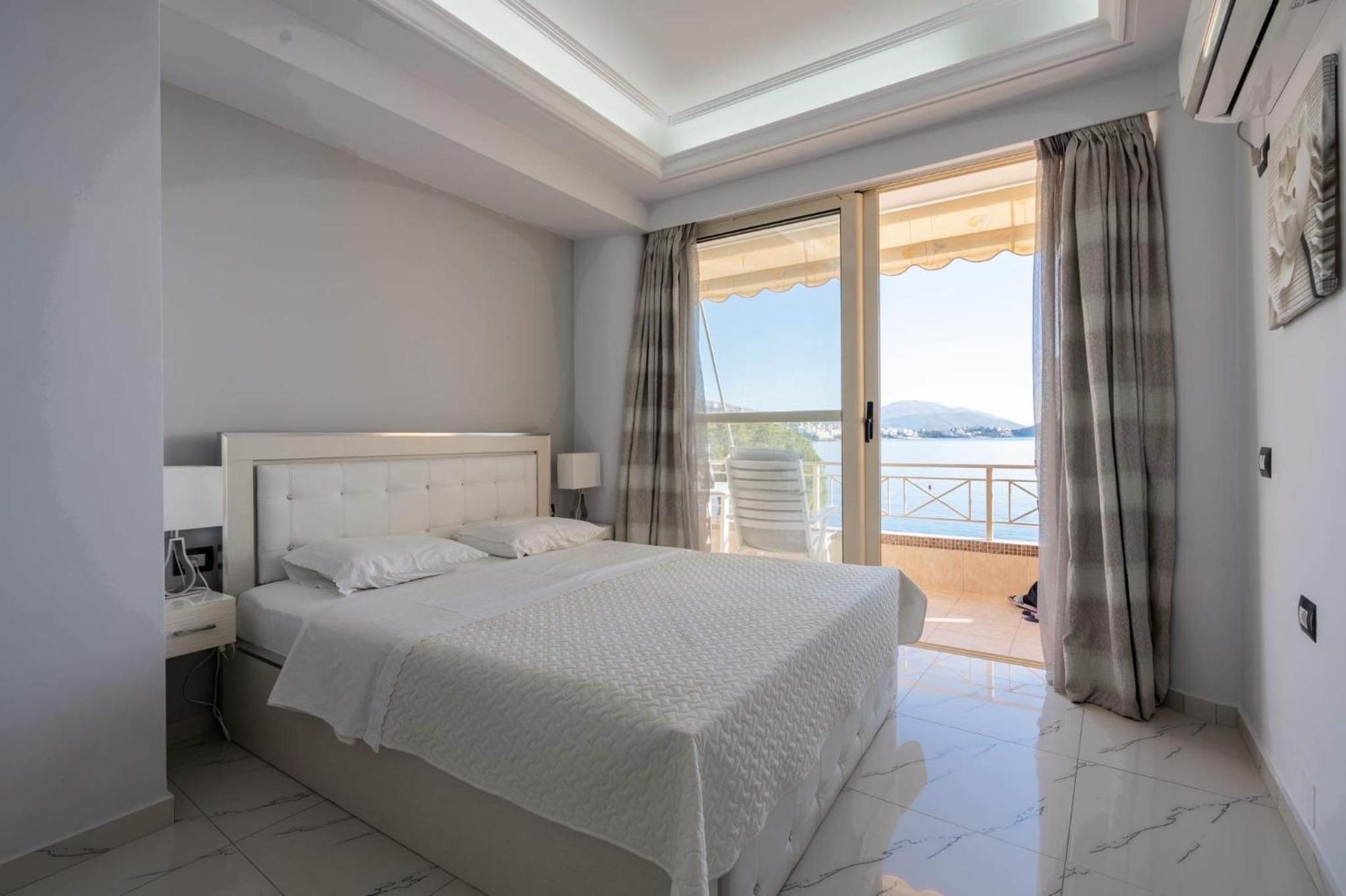 Apartment In Saranda Екстериор снимка