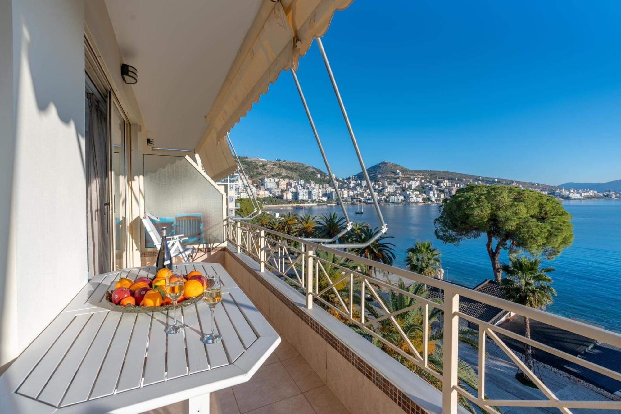Apartment In Saranda Екстериор снимка