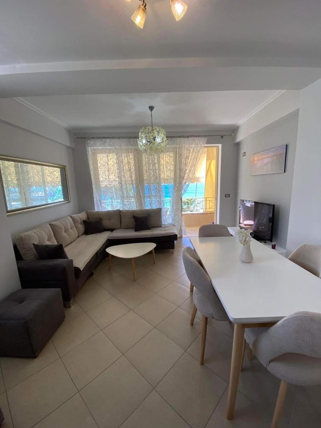 Apartment In Saranda Екстериор снимка
